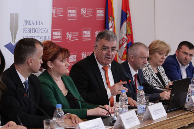 ПОРАЖАВАЈУЋ ИЗВЕШТАЈ РЕВИЗОРА: На локалу 93 процента набавки мимо правила